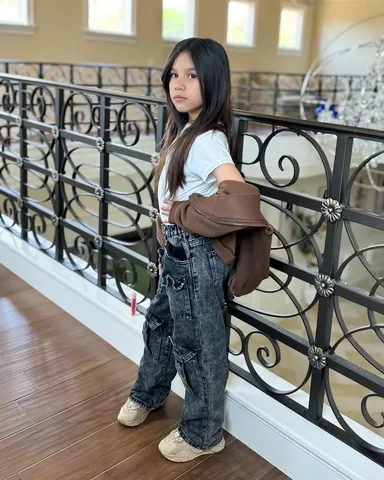 solageortiz Instagram post about Destination guessing