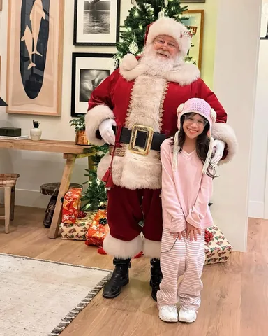 solageortiz Instagram post about Santa selfie
