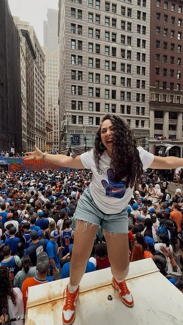 so_manti Instagram post about New York Knicks parade