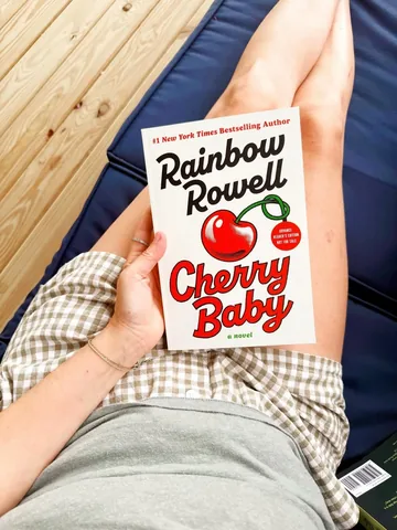 somekindofalibrary Instagram post about Book recommendation