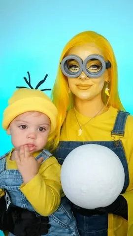 sophiehannah Instagram post about Family Halloween costume