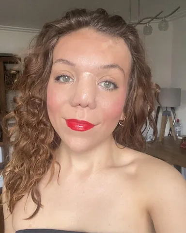 speakinguptoday Instagram post about Experiencing happiness