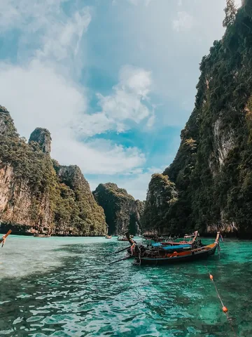 ssjourneystyle Instagram post about Koh Phi Phi travel tips