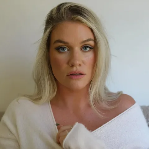 ssssamanthaa Instagram post about Haircare