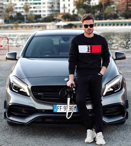 Stefano Tratto Instagram post thumbnail