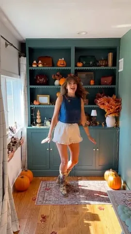 steffy Instagram post about DIY bookcases