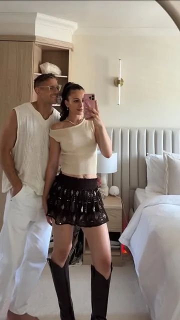 stephelswood Instagram post about Family date night