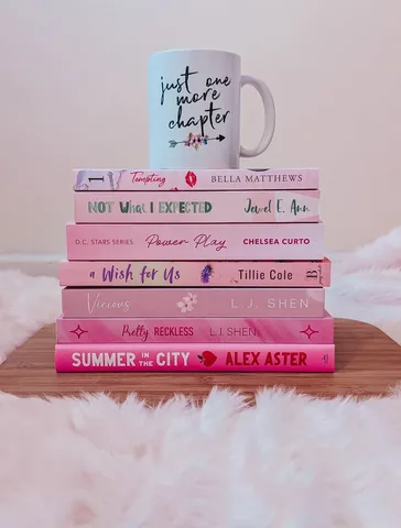 storiesandcoffee Instagram post about Romance reading culture