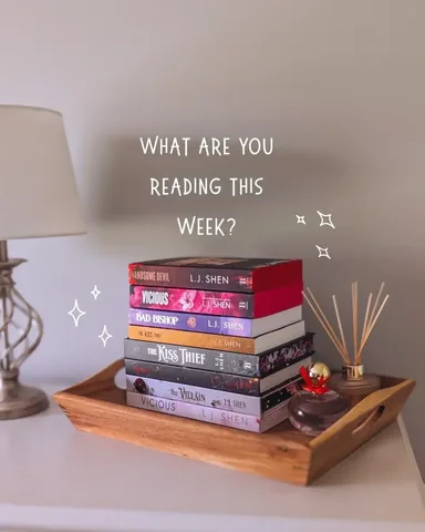 storiesandcoffee Instagram post about Reading update