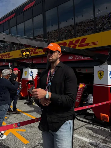 streetandgentle Instagram post about Formula 1 lifestyle