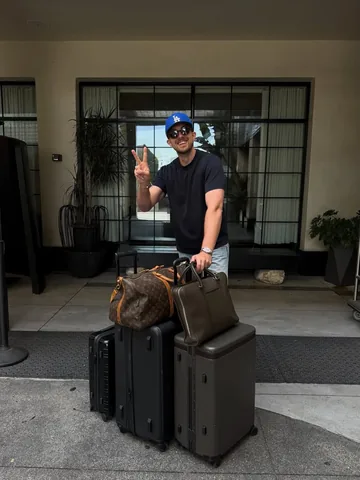 streetandgentle Instagram post about Hotel stay
