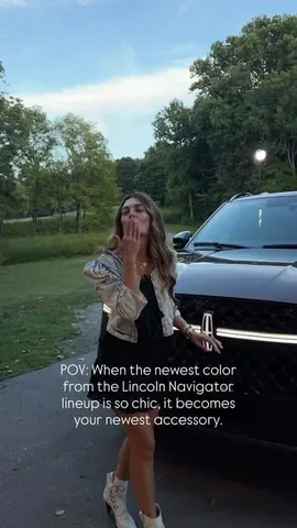 strollerinthecity Instagram post about Lincoln Navigator vehicle styling