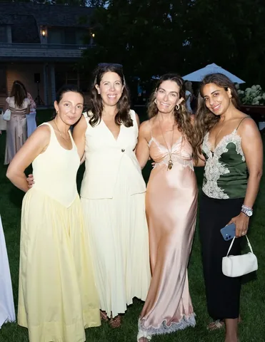 strollerinthecity Instagram post about Hamptons summer lifestyle