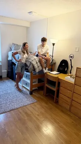 strollerinthecity Instagram post about College drop off and parenting