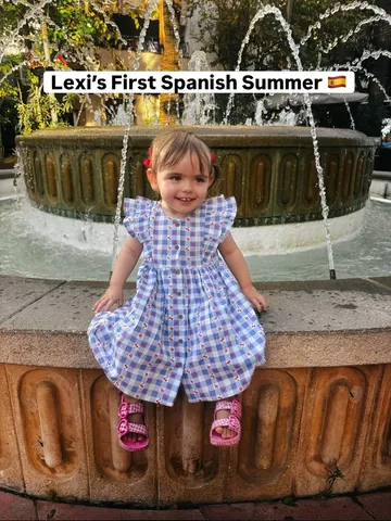 stylemecurvy Instagram post about Family travel memory
