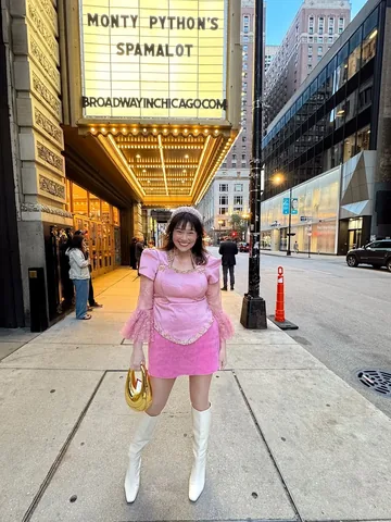 stylepluscurves Instagram post about Spamalot theater outing
