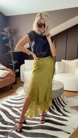 styles_and_sass Instagram post about Amazon date night fall outfit
