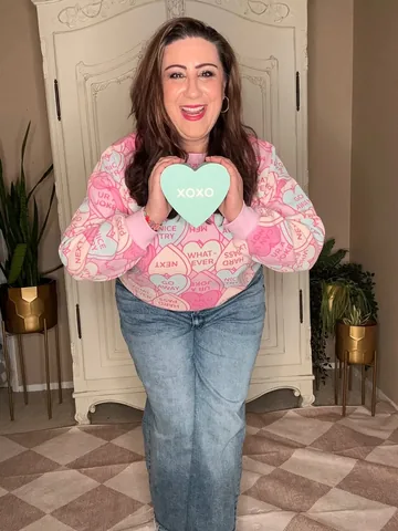 stylingcurves Instagram post about Affordable fashion community