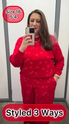 stylingcurves Instagram post about Athleisure styling