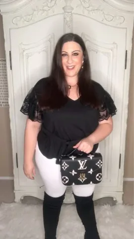 stylingcurves Instagram post about Casual fashion styling