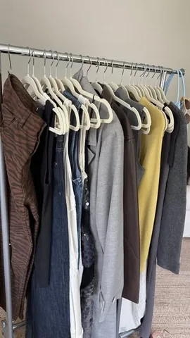 stylingwithkenzie Instagram post about Closet resale launch