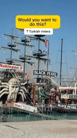stylishlystella Instagram post about Turkish Riviera boat excursion