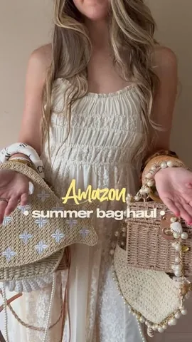 stylish_samantha Instagram post about Summer bags