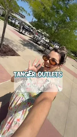 stylish_samantha Instagram post about Shopping promotion