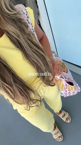 stylish_samantha Instagram post about Resort fashion