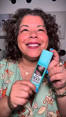 suitsheelscurves Instagram post about Gray hair root coverage