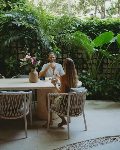 sunchasingtravelers Instagram post about Silvestre Nosara accommodation review