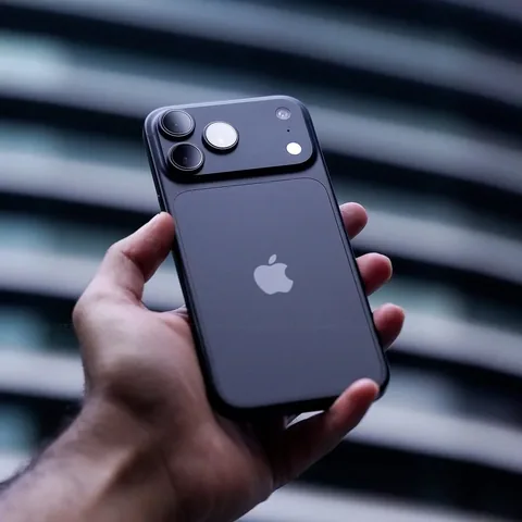 supersaf Instagram post about IPhone color preference