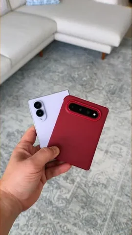 superscientific Instagram post about Foldable smartphone comparison