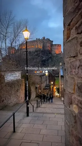 takemyhearteverywhere Instagram post about Edinburgh travel guide