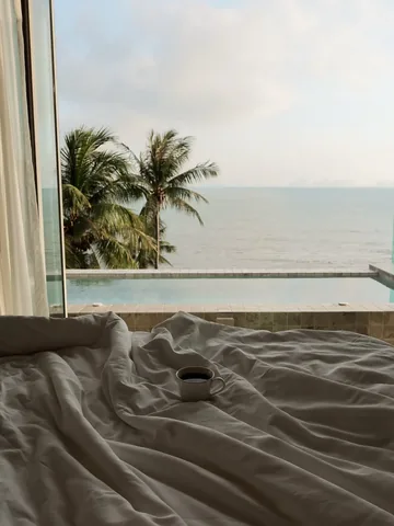 takeus_withyou Instagram post about Thailand travel diary