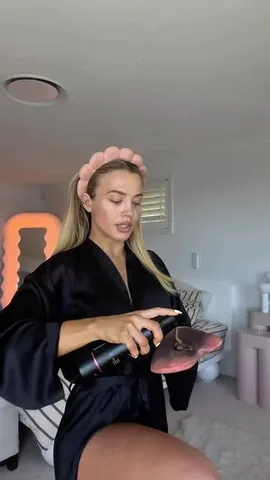 tammyhembrow Instagram post about Self tanning product