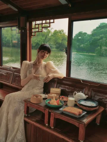 taramilktea Instagram post about Hangzhou travel experience