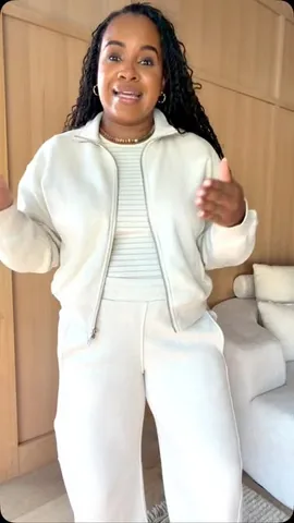 tarynnewton Instagram post about Sports mom fashion