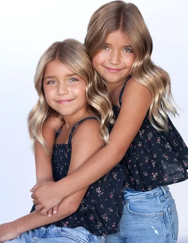 taytumandoakley Instagram post about Twin photography