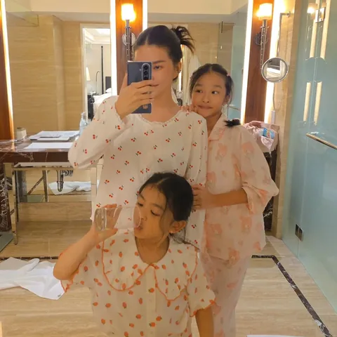 thaliaputrionsu Instagram post about Pengasuhan