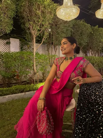 thatbohogirl Instagram post about Saree styling