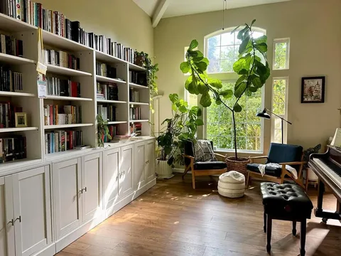 theardentbiblio Instagram post about Morning atmosphere
