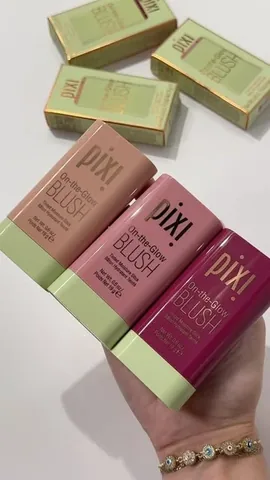 thebeautyradar Instagram post about Blush shade review