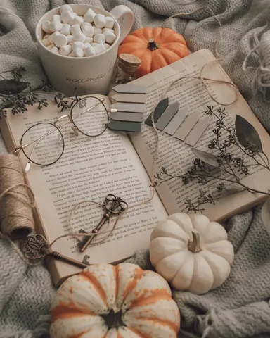 the.bookish.astronaut Instagram post about Autumn aesthetic