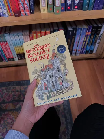 thebooksatchel Instagram post about Current reads