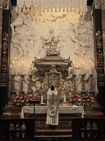 thecatholictraveler Instagram post about Catholic Mass in Vilnius
