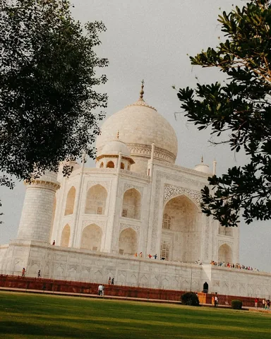 thecommonwanderer Instagram post about Taj Mahal travel memory