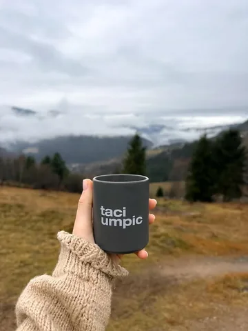thecrainics.adventures Instagram post about Cafea și călătorii