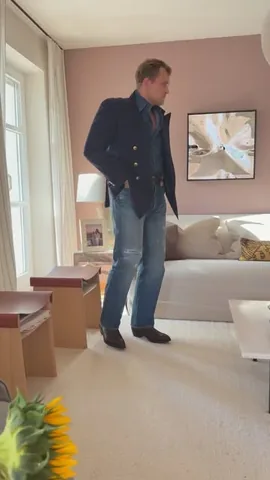 thedonsclub Instagram post about Dressing down a blazer
