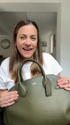 thefaithlady Instagram post about What's in my bag